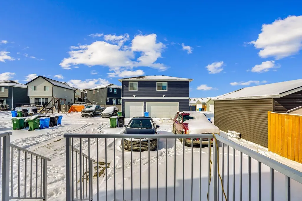 137 Seton Villas SE Calgary AB T3M 3L8