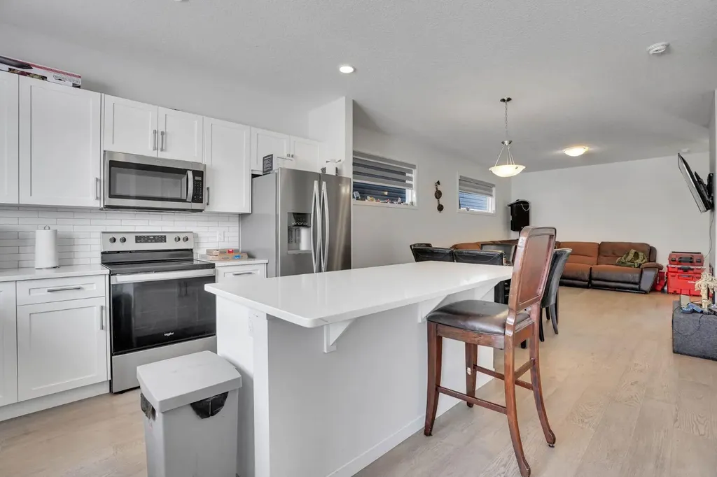 137 Seton Villas SE Calgary AB T3M 3L8