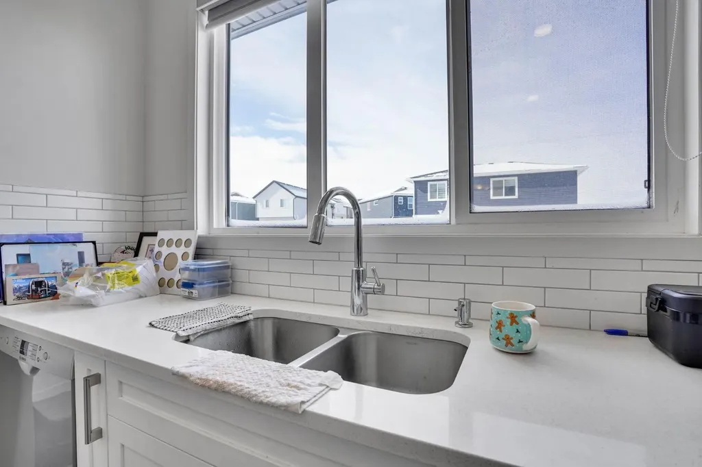 137 Seton Villas SE Calgary AB T3M 3L8