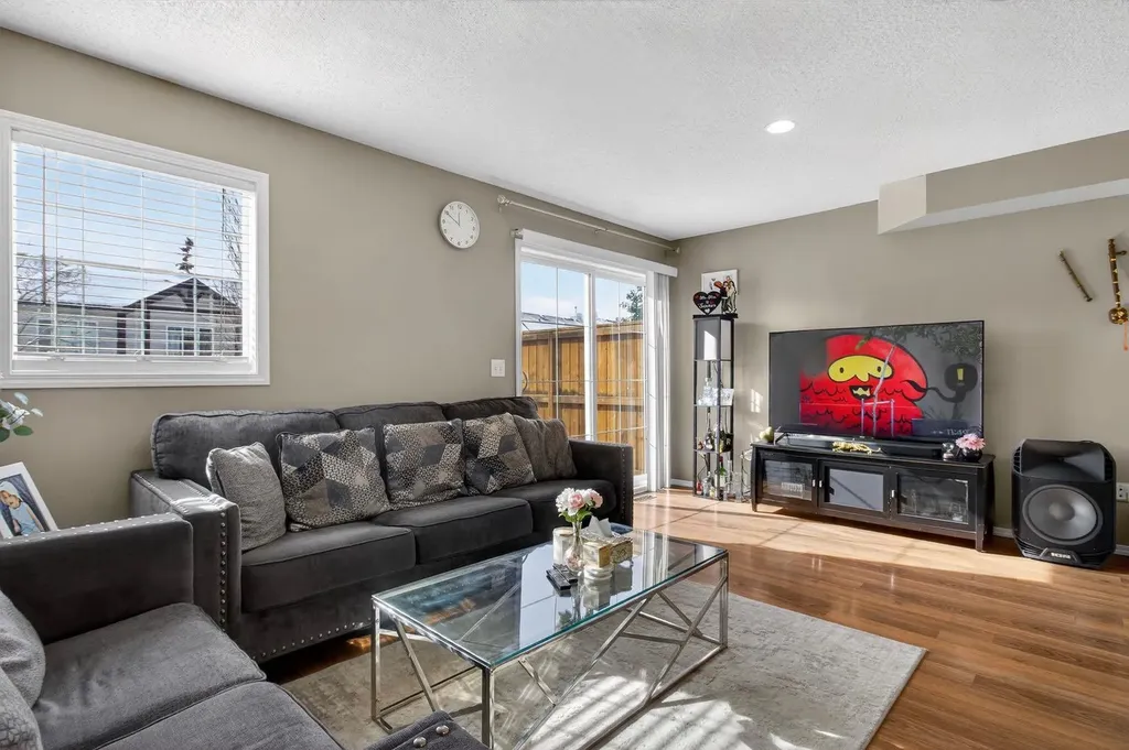 113 Country Village Lane NE Calgary AB T3K0E8
