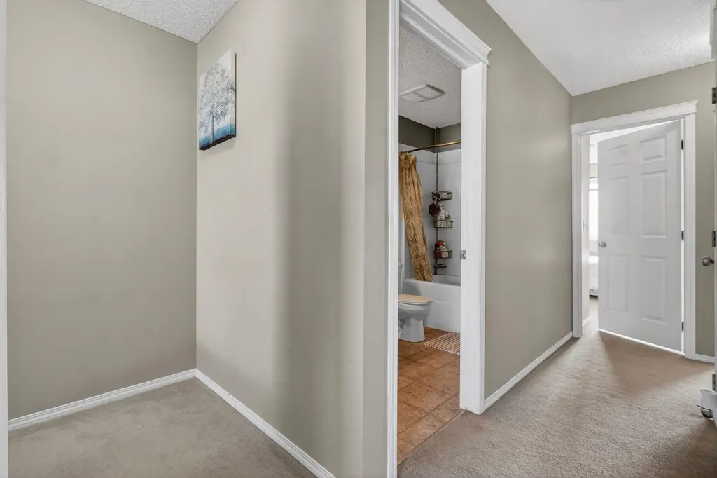 113 Country Village Lane NE Calgary AB T3K0E8