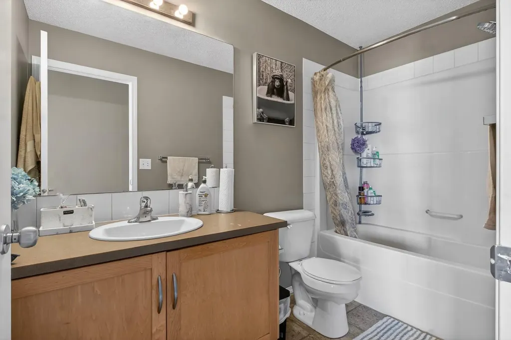 113 Country Village Lane NE Calgary AB T3K0E8