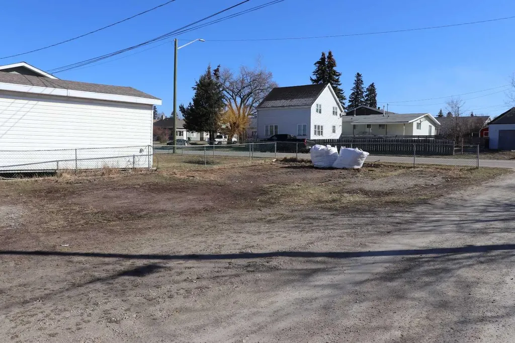 5101 8 Avenue Edson AB T7E 1K6