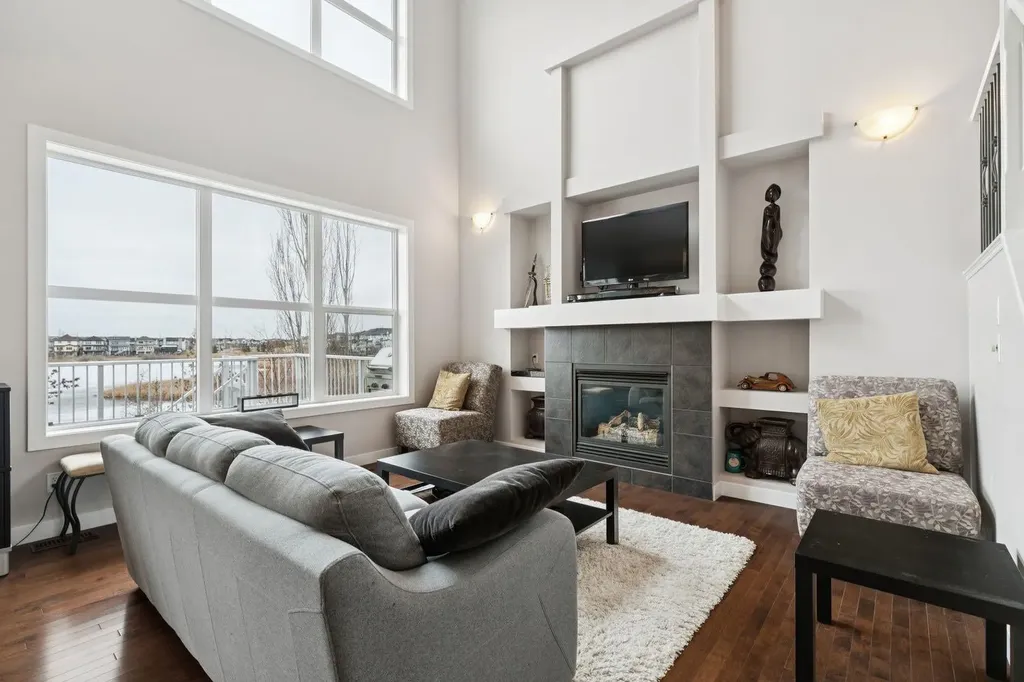 248 Copperpond Circle SE Calgary AB T2Z 0R3