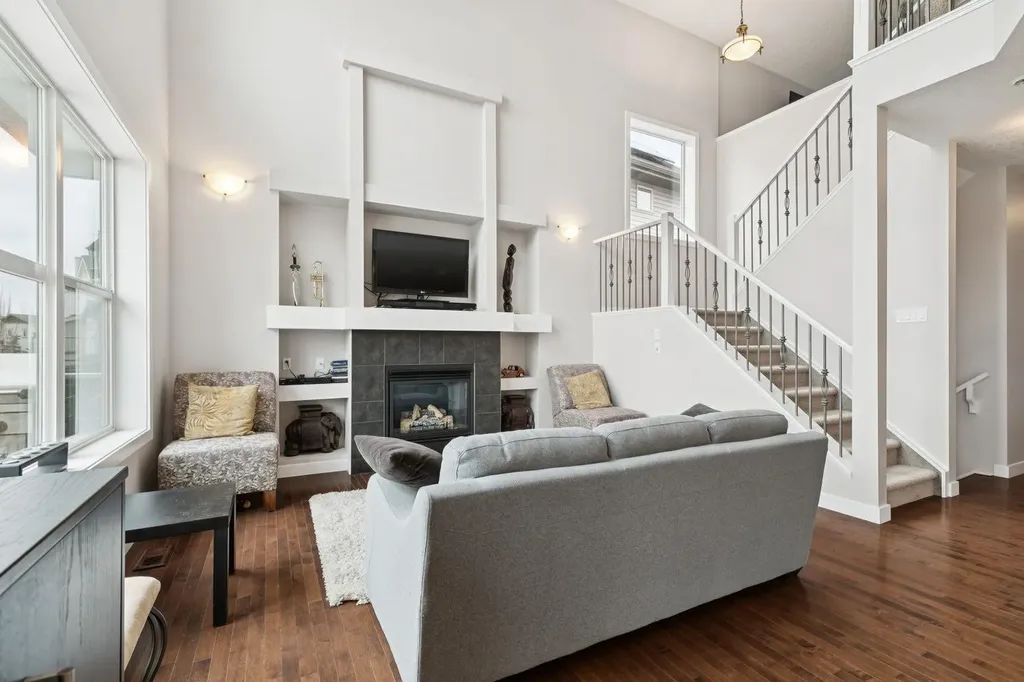 248 Copperpond Circle SE Calgary AB T2Z 0R3