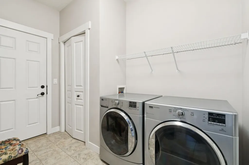 248 Copperpond Circle SE Calgary AB T2Z 0R3