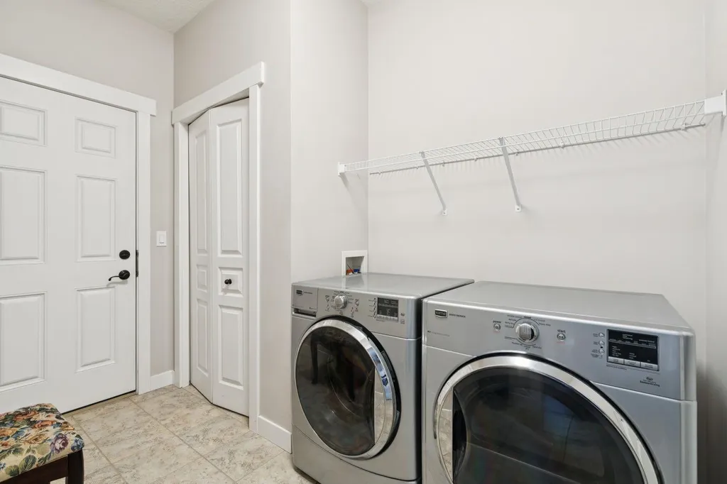 248 Copperpond Circle SE Calgary AB T2Z 0R3