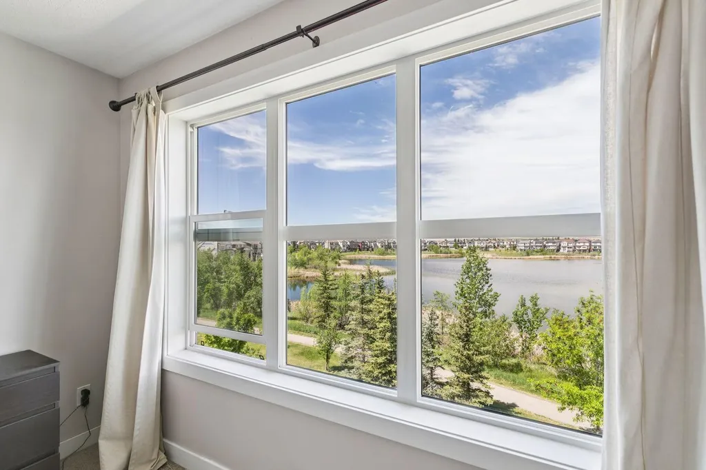 248 Copperpond Circle SE Calgary AB T2Z 0R3