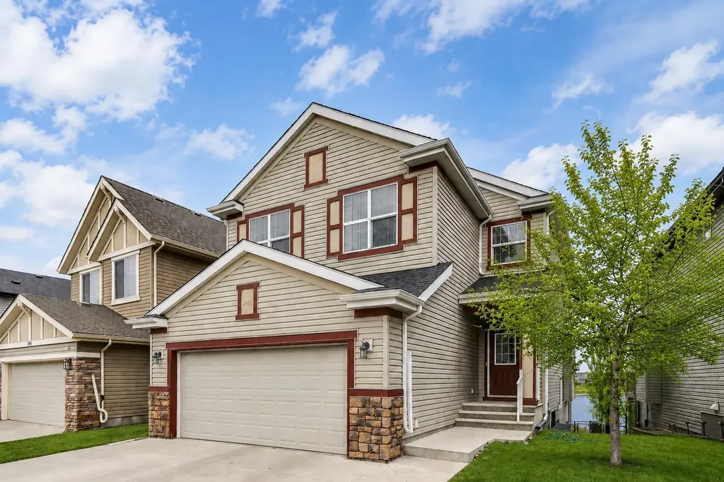 248 Copperpond Circle SE Calgary AB T2Z 0R3