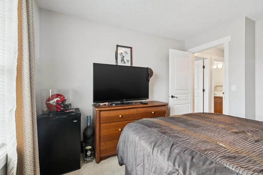 248 Copperpond Circle SE Calgary AB T2Z 0R3