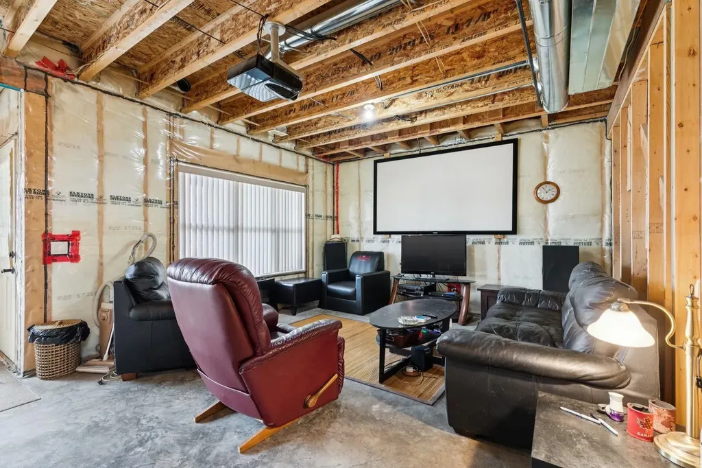 248 Copperpond Circle SE Calgary AB T2Z 0R3