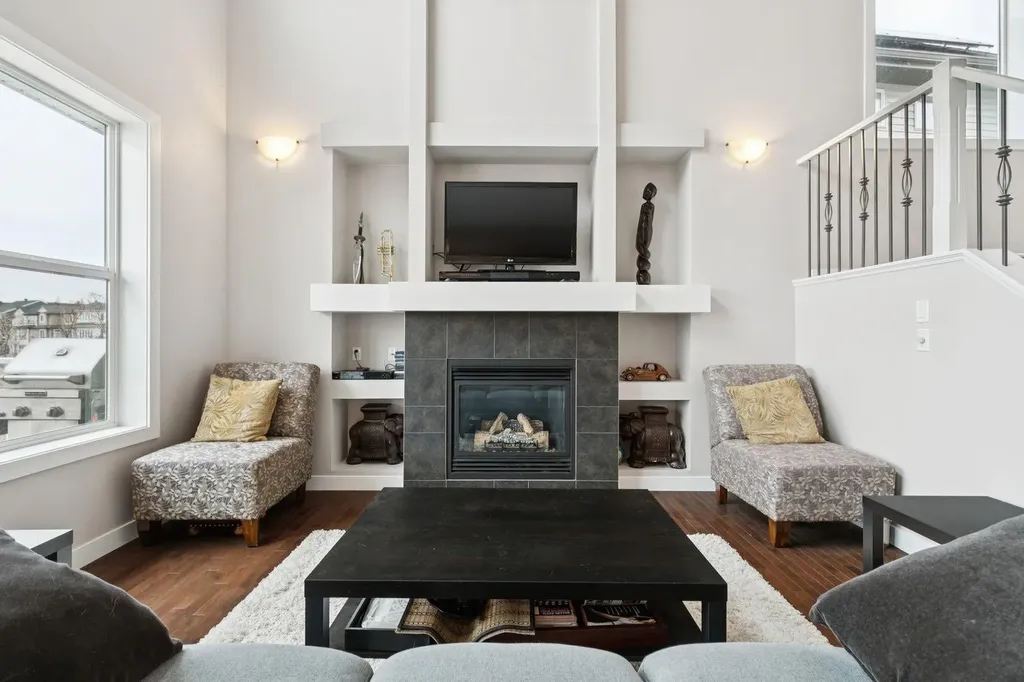 248 Copperpond Circle SE Calgary AB T2Z 0R3