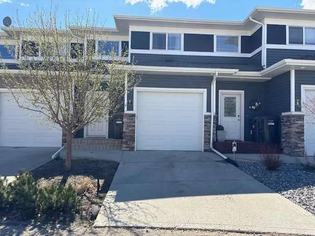 5301 Windward Place Sylvan Lake AB T4S 0H5