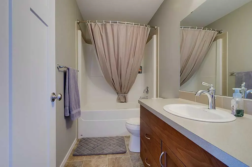 5301 Windward Place Sylvan Lake AB T4S 0H5