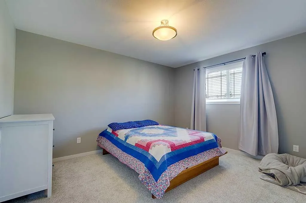 5301 Windward Place Sylvan Lake AB T4S 0H5