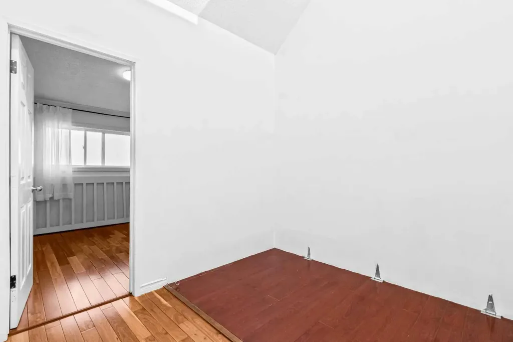 3726 Centre Street NE Calgary AB T2E 2Y3
