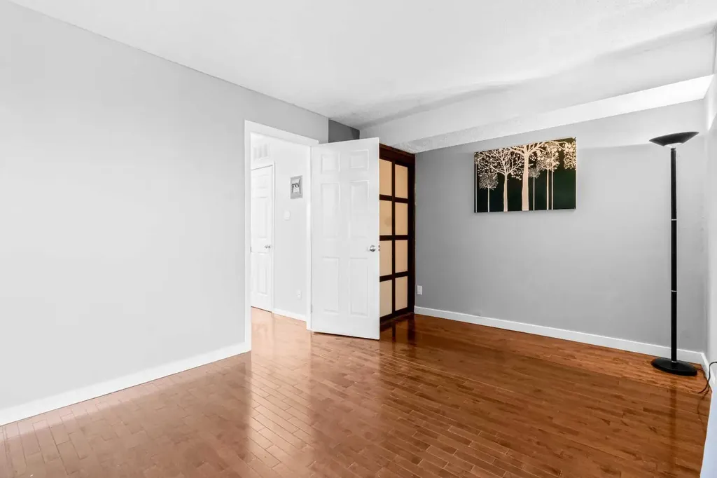 3726 Centre Street NE Calgary AB T2E 2Y3