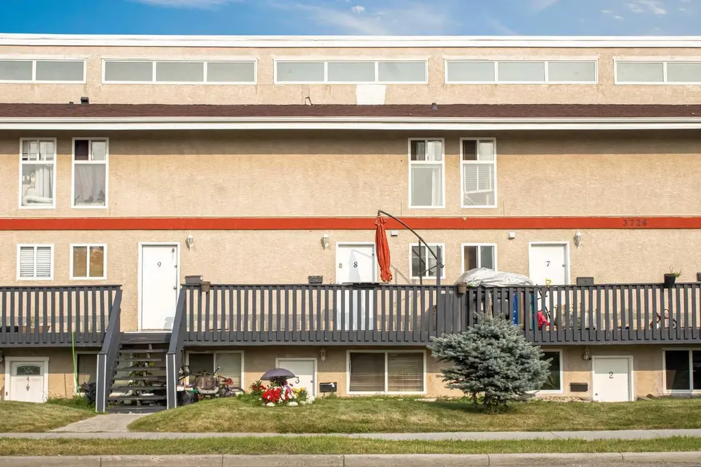 3726 Centre Street NE Calgary AB T2E 2Y3