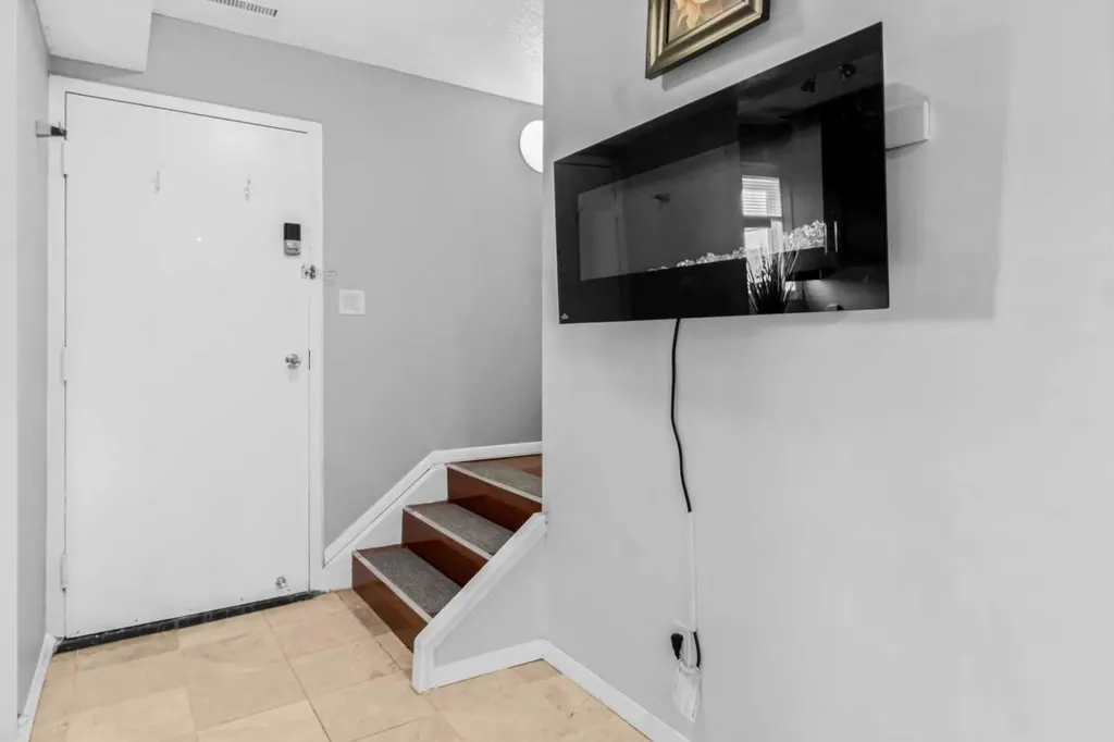 3726 Centre Street NE Calgary AB T2E 2Y3