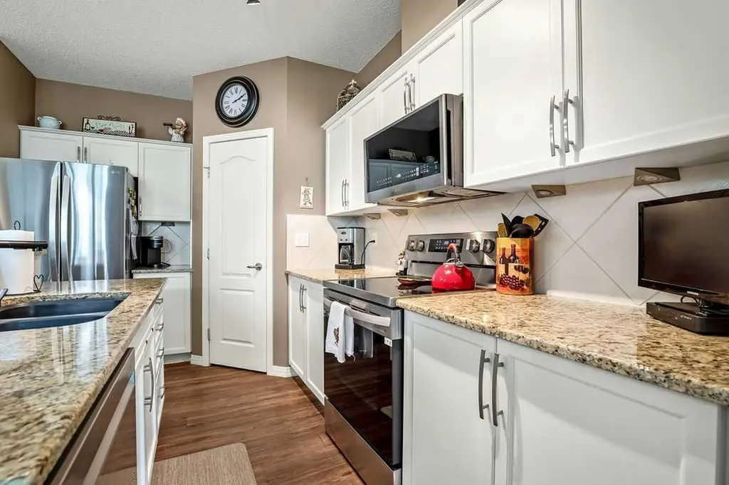 1 Crystal Green Lane Okotoks AB T1S 0C5