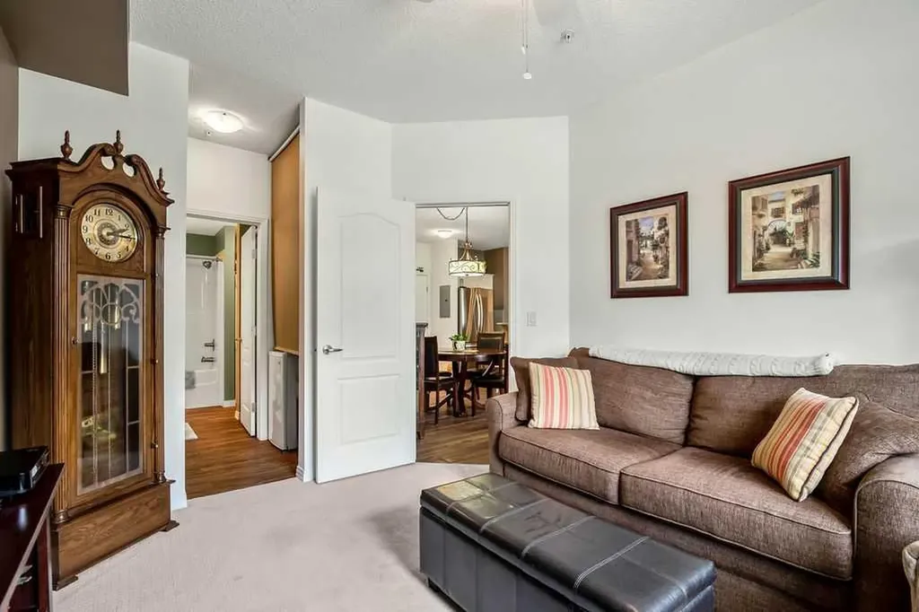 1 Crystal Green Lane Okotoks AB T1S 0C5