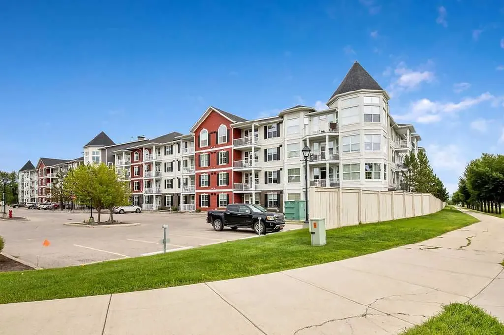 1 Crystal Green Lane Okotoks AB T1S 0C5