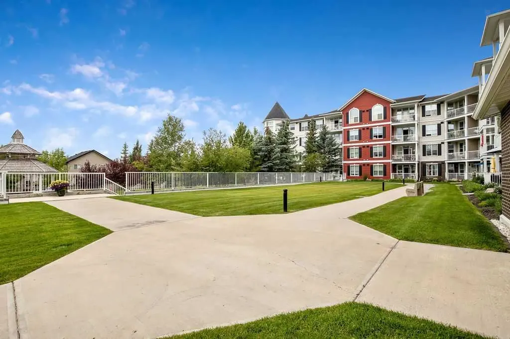 1 Crystal Green Lane Okotoks AB T1S 0C5