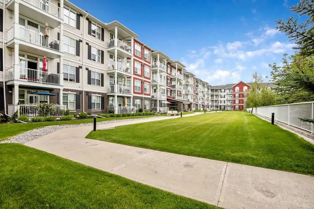 1 Crystal Green Lane Okotoks AB T1S 0C5