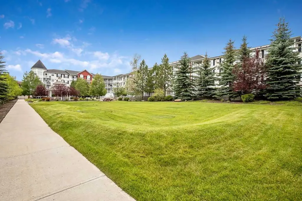 1 Crystal Green Lane Okotoks AB T1S 0C5