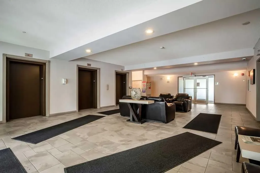 1 Crystal Green Lane Okotoks AB T1S 0C5