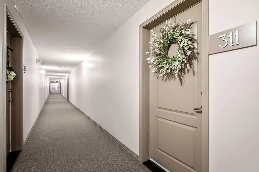 1 Crystal Green Lane Okotoks AB T1S 0C5