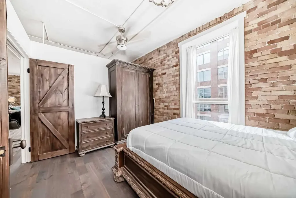 240 11 Avenue SW Calgary AB T2R 0C3