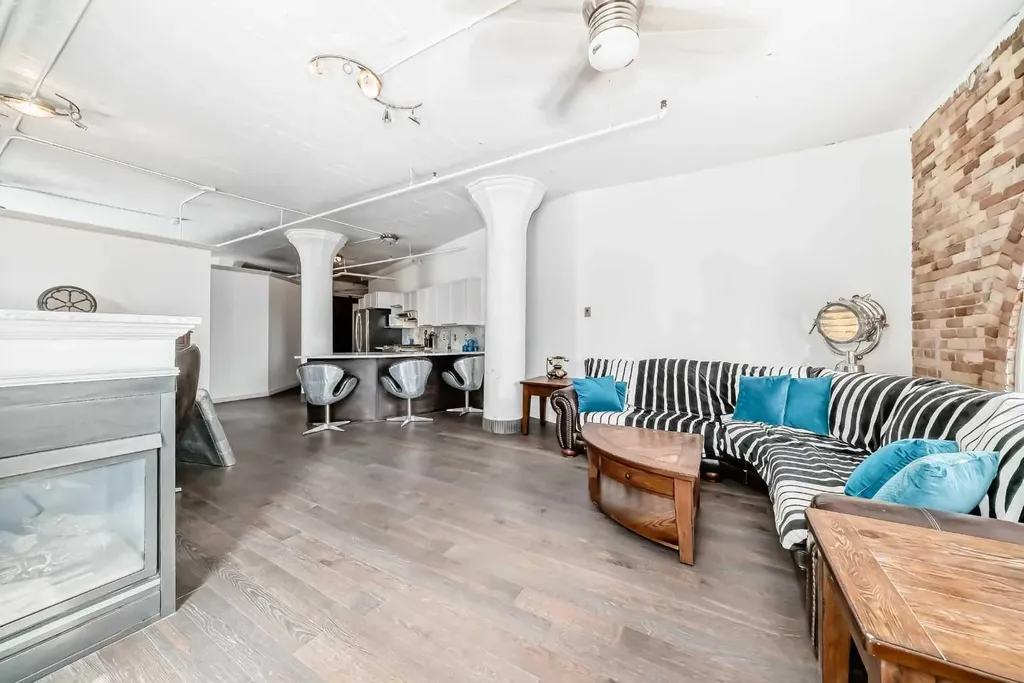 240 11 Avenue SW Calgary AB T2R 0C3