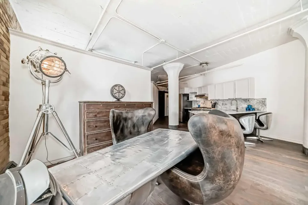 240 11 Avenue SW Calgary AB T2R 0C3