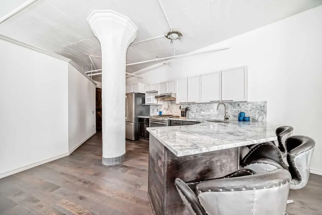 240 11 Avenue SW Calgary AB T2R 0C3