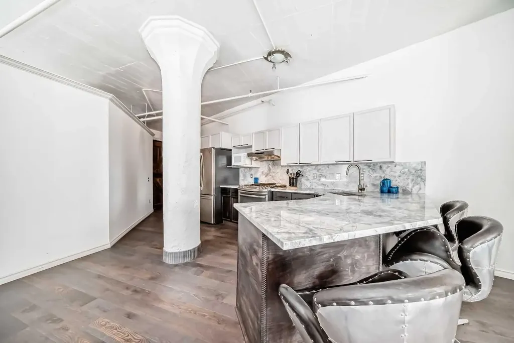 240 11 Avenue SW Calgary AB T2R 0C3
