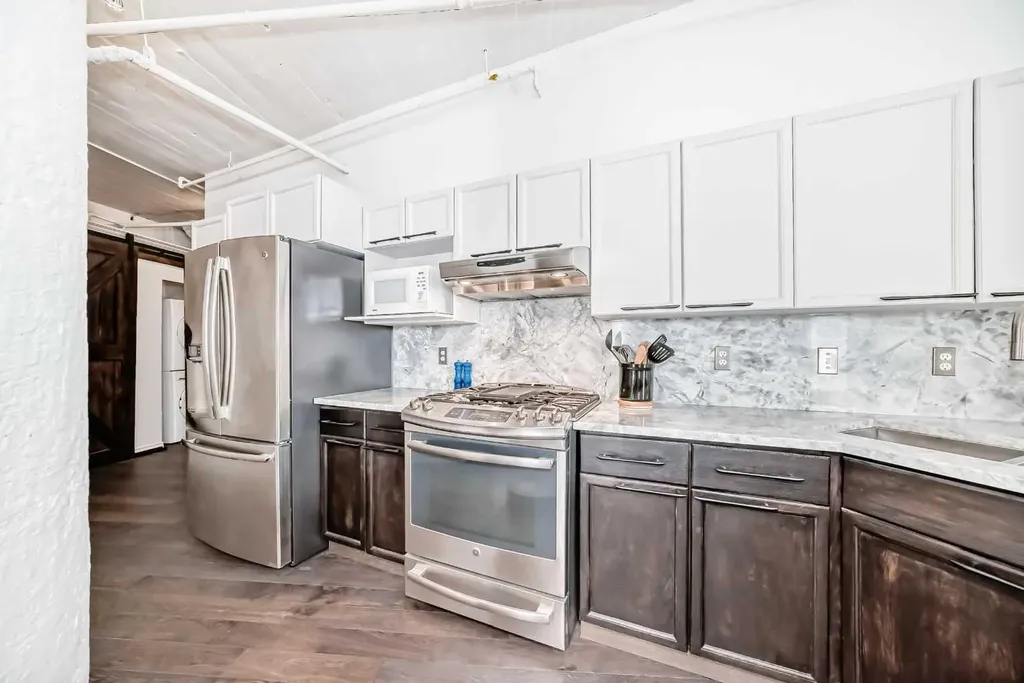 240 11 Avenue SW Calgary AB T2R 0C3