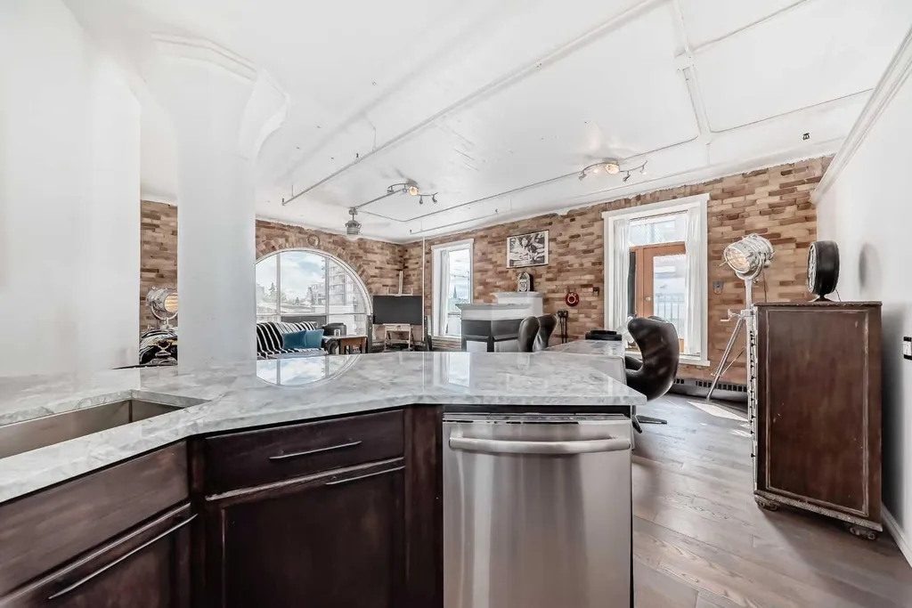 240 11 Avenue SW Calgary AB T2R 0C3