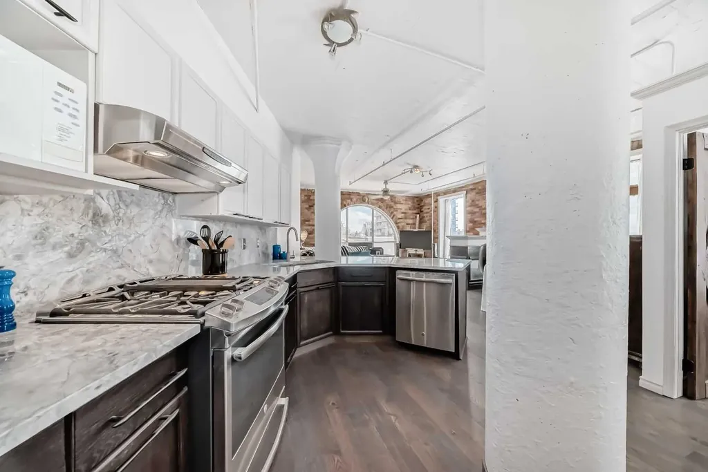 240 11 Avenue SW Calgary AB T2R 0C3