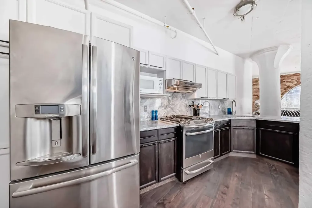 240 11 Avenue SW Calgary AB T2R 0C3