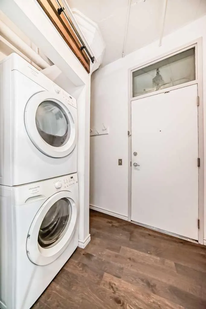 240 11 Avenue SW Calgary AB T2R 0C3