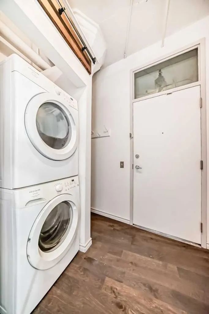 240 11 Avenue SW Calgary AB T2R 0C3