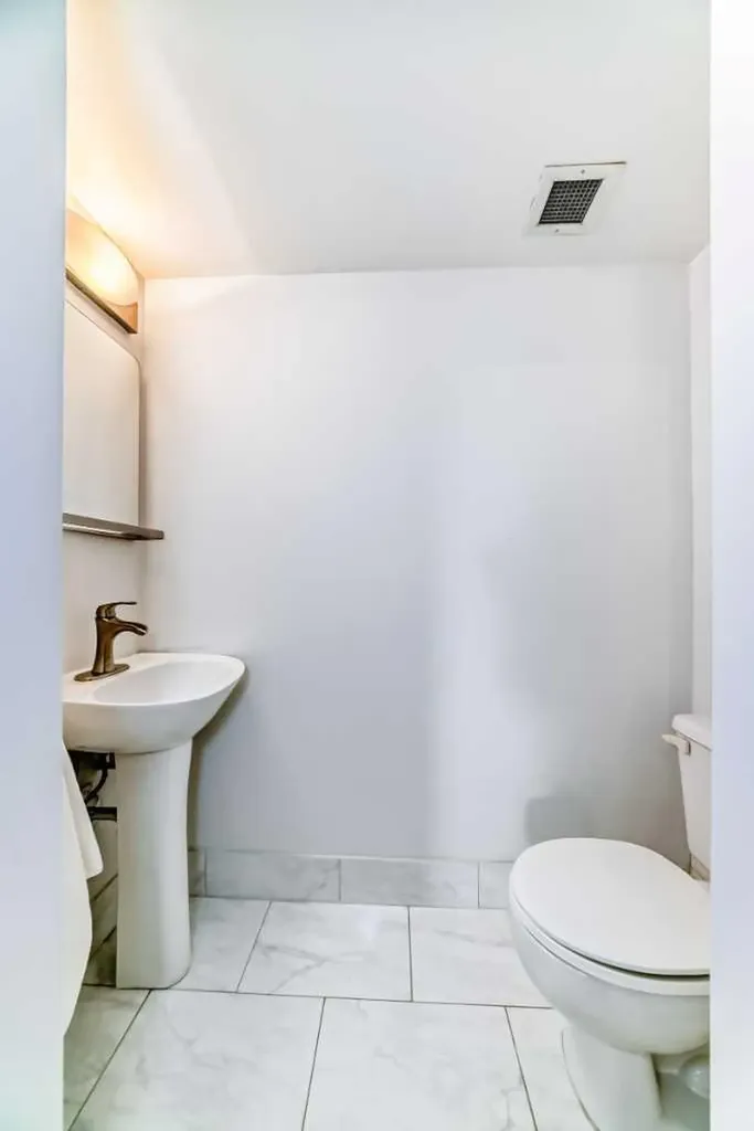 240 11 Avenue SW Calgary AB T2R 0C3