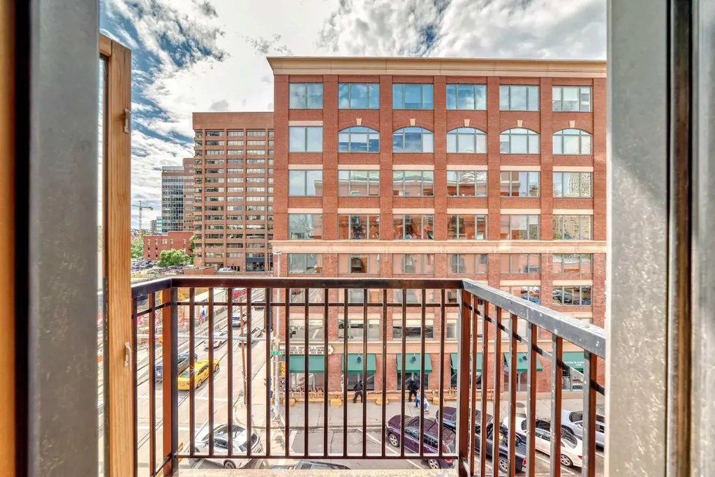 240 11 Avenue SW Calgary AB T2R 0C3