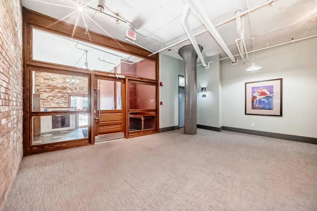 240 11 Avenue SW Calgary AB T2R 0C3