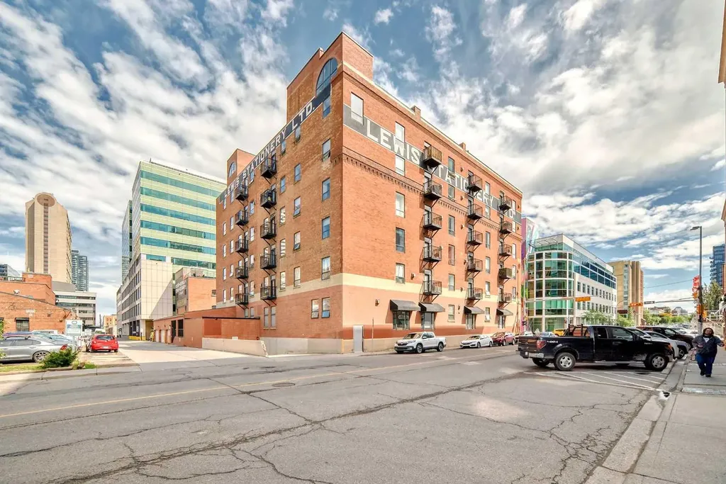 240 11 Avenue SW Calgary AB T2R 0C3