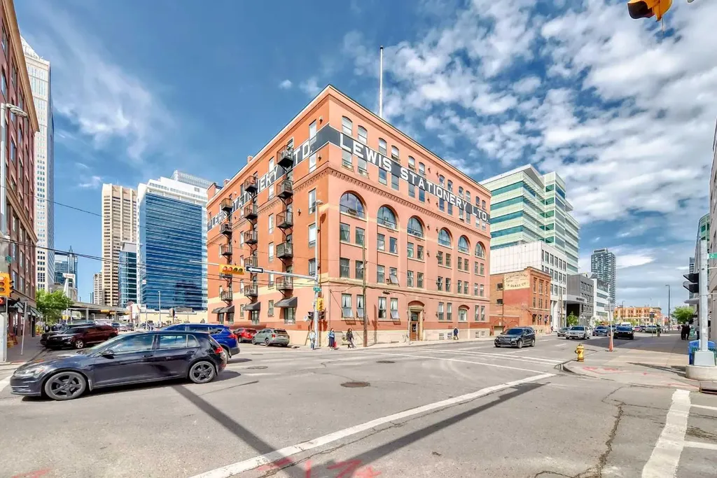 240 11 Avenue SW Calgary AB T2R 0C3