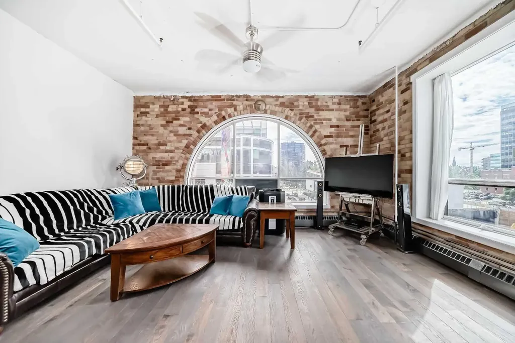 240 11 Avenue SW Calgary AB T2R 0C3