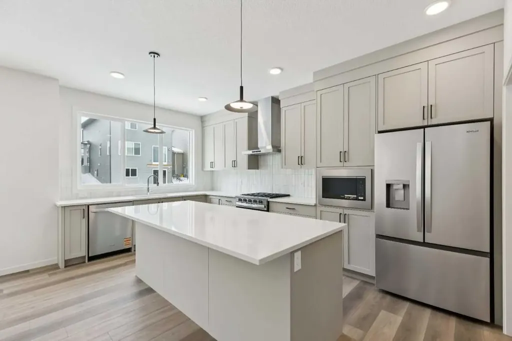 823 Bayview Terrace SW Airdrie AB T4B4G2
