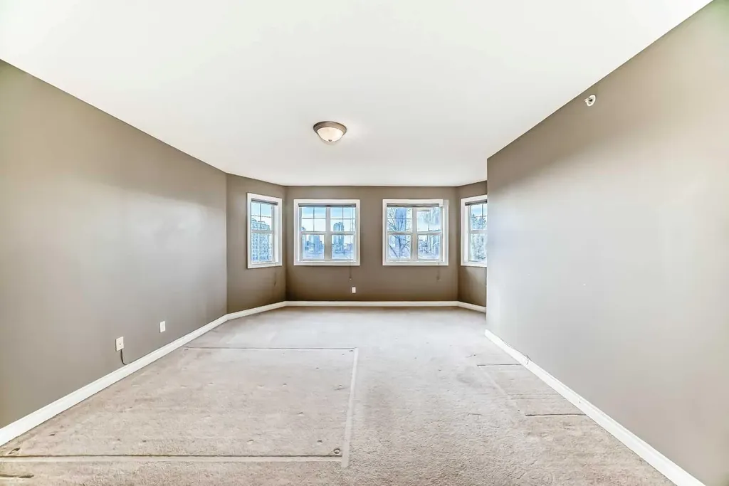 417 3 Avenue NE Calgary AB T2E 0H7